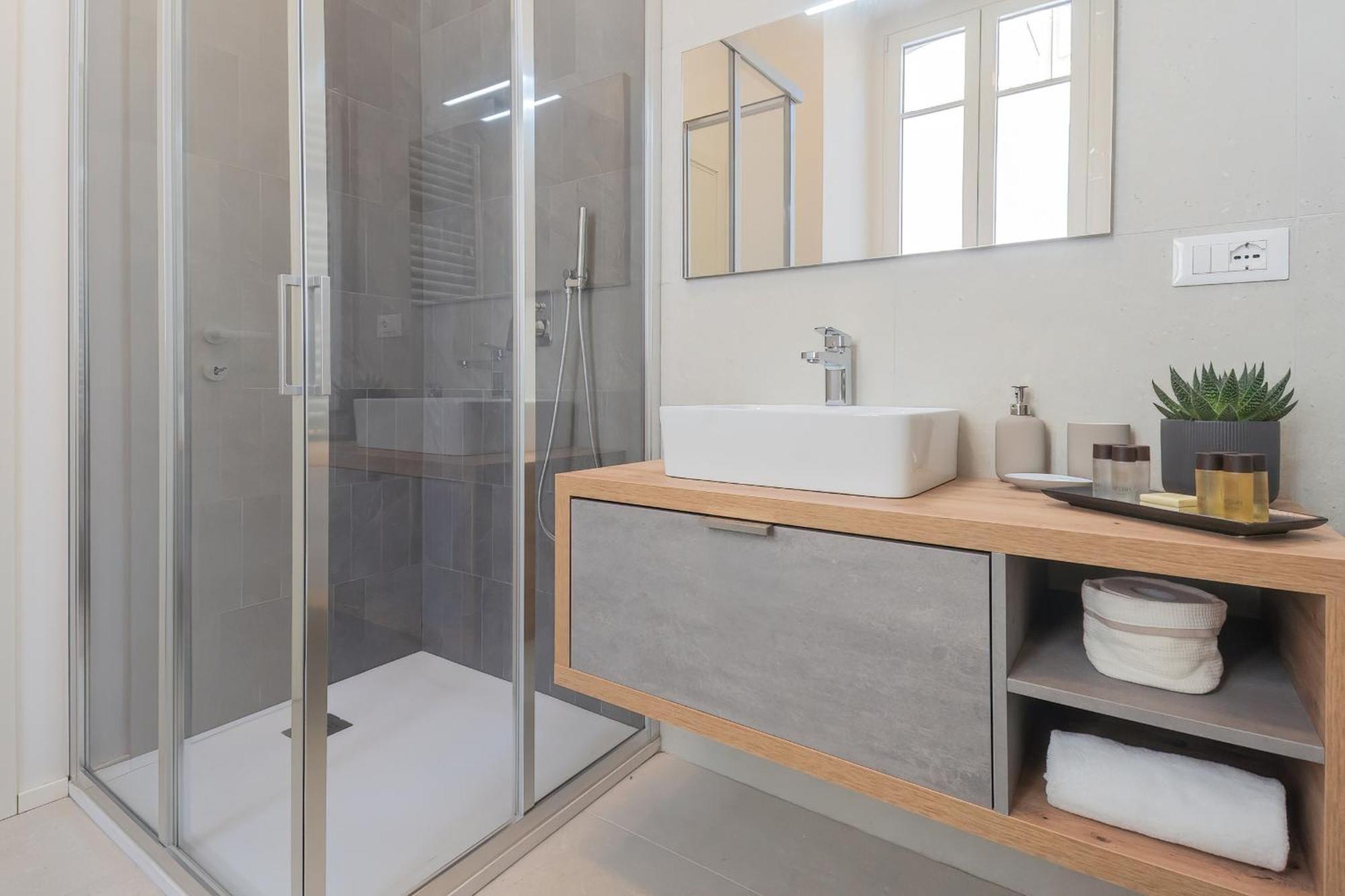Manaraquattro - Apartament In Como Near The Center With Free Parking - Lake Como Ngoại thất bức ảnh